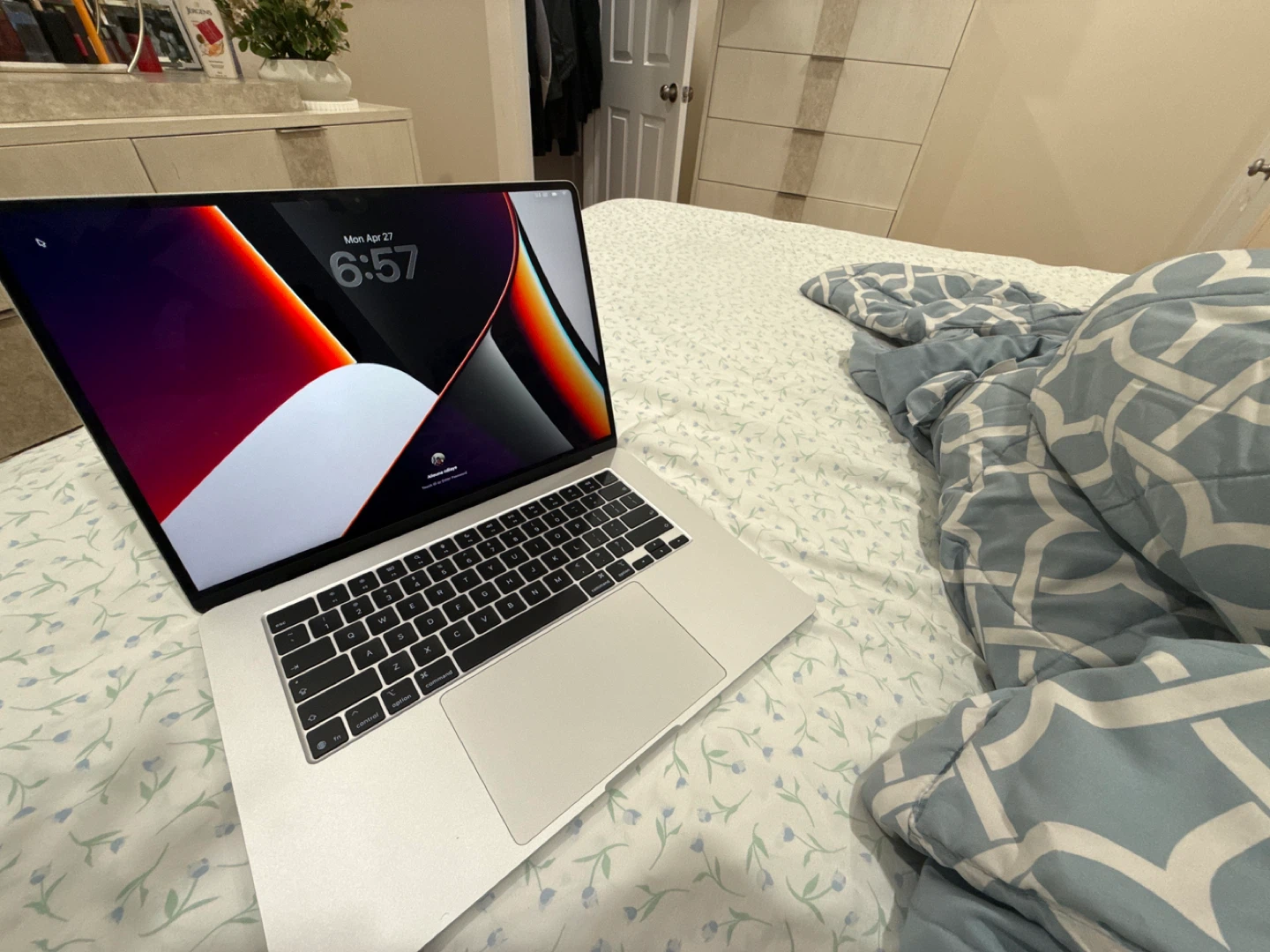 Apple MacBook air 16-inch - photo 3