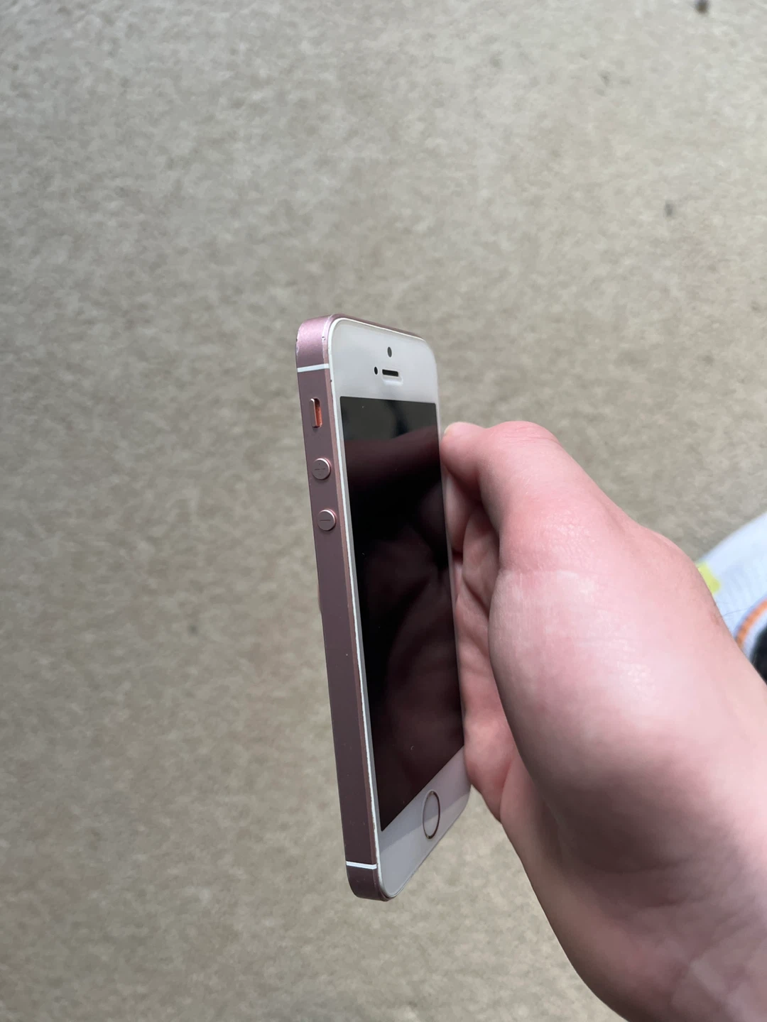 Apple iPhone SE - Rose Gold - photo 3