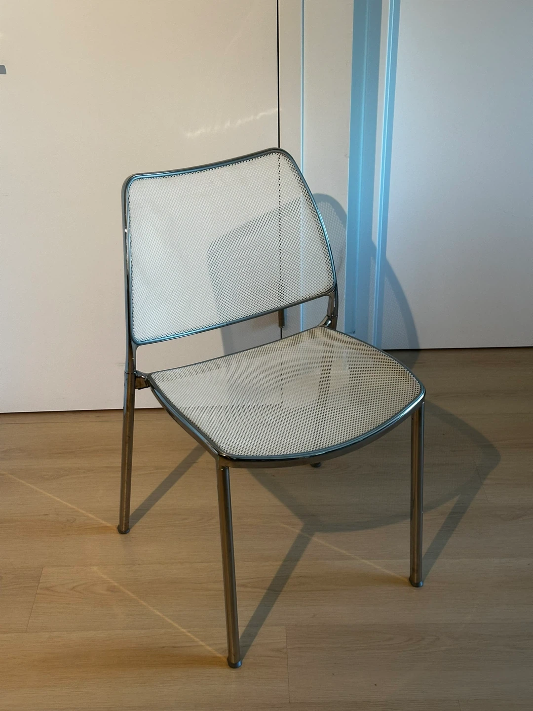 Modern Chrome / White Mesh Dining Chair Set (6 Pieces)
