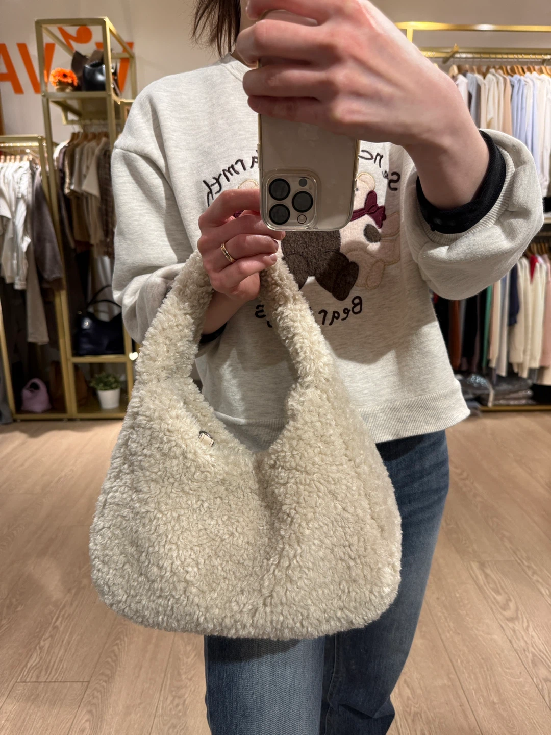 Fluffy Shoulder Bags - photo 3