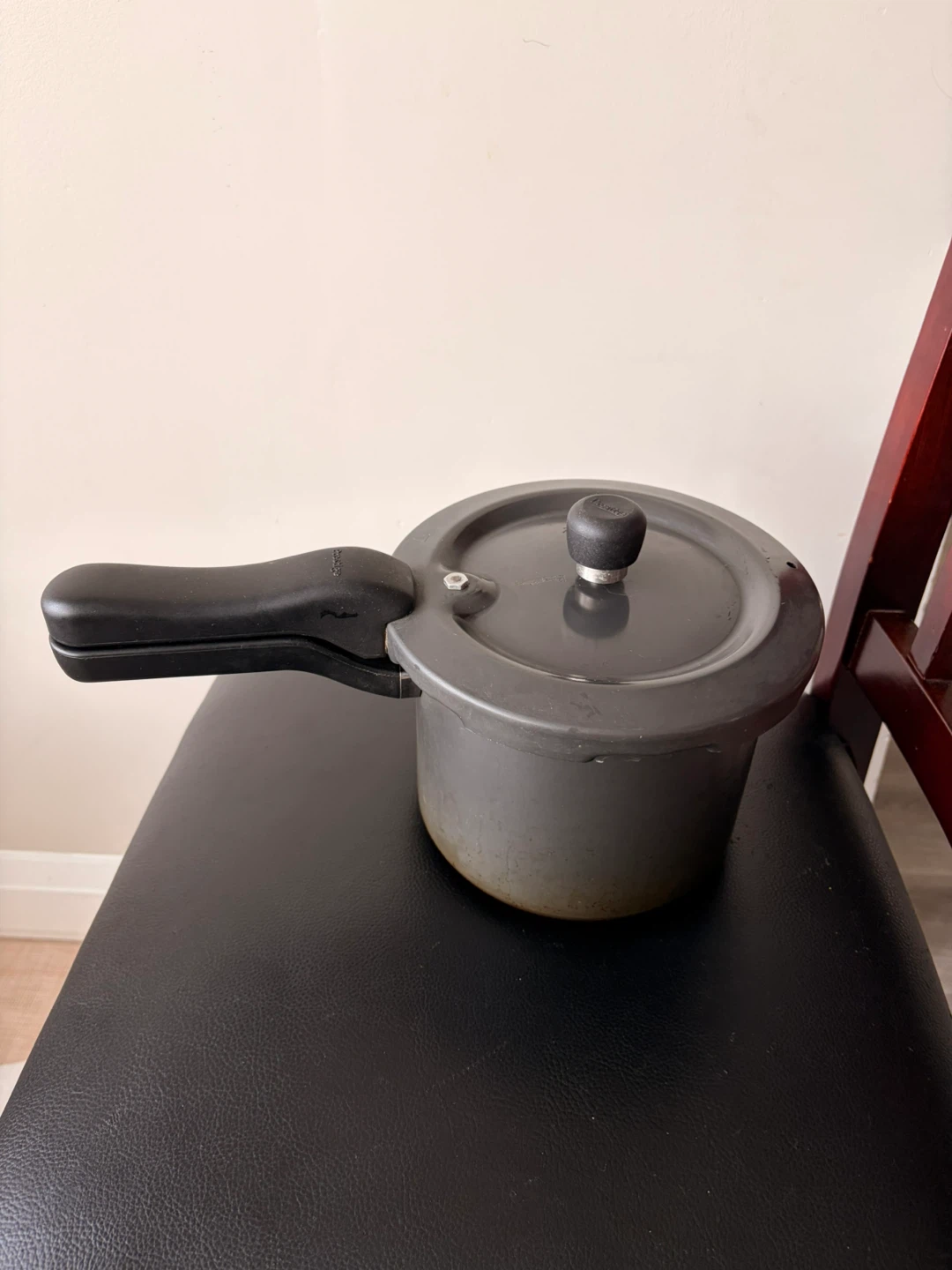Prestige Pressure Cooker with steel containers - photo 2