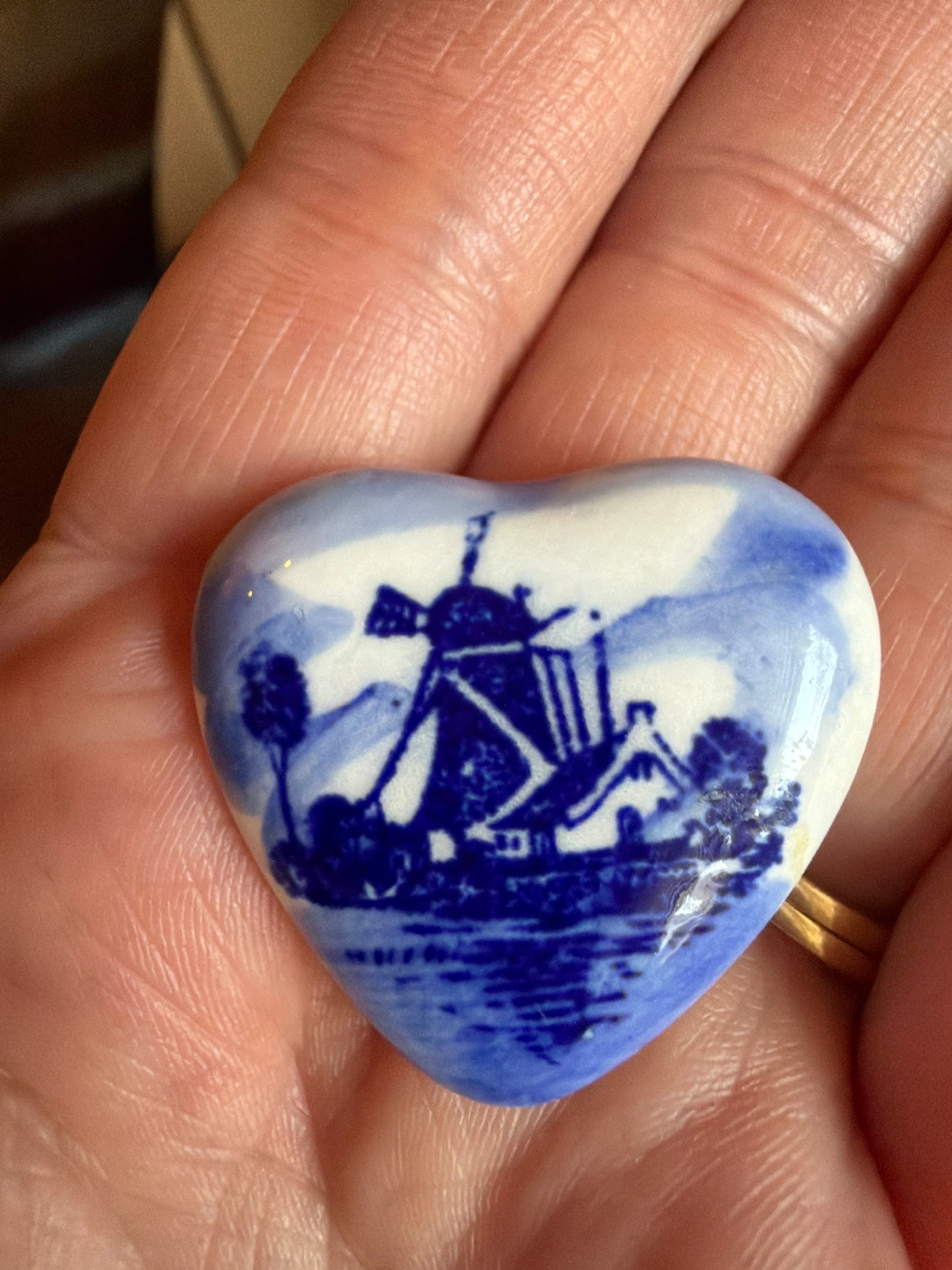 Heart-Shaped Delft Windmill Design Brooch🌱 - photo 2