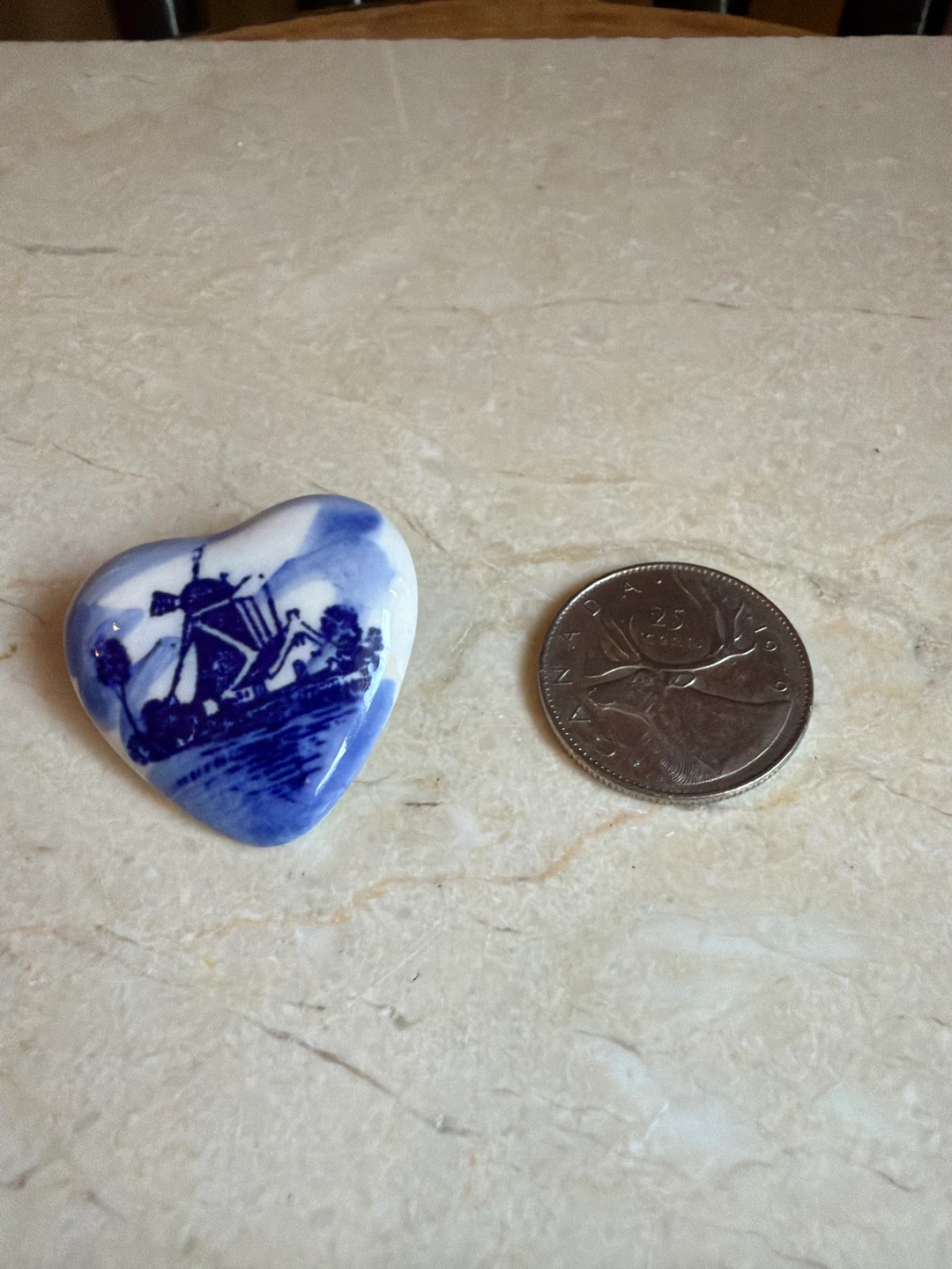 Heart-Shaped Delft Windmill Design Brooch🌱