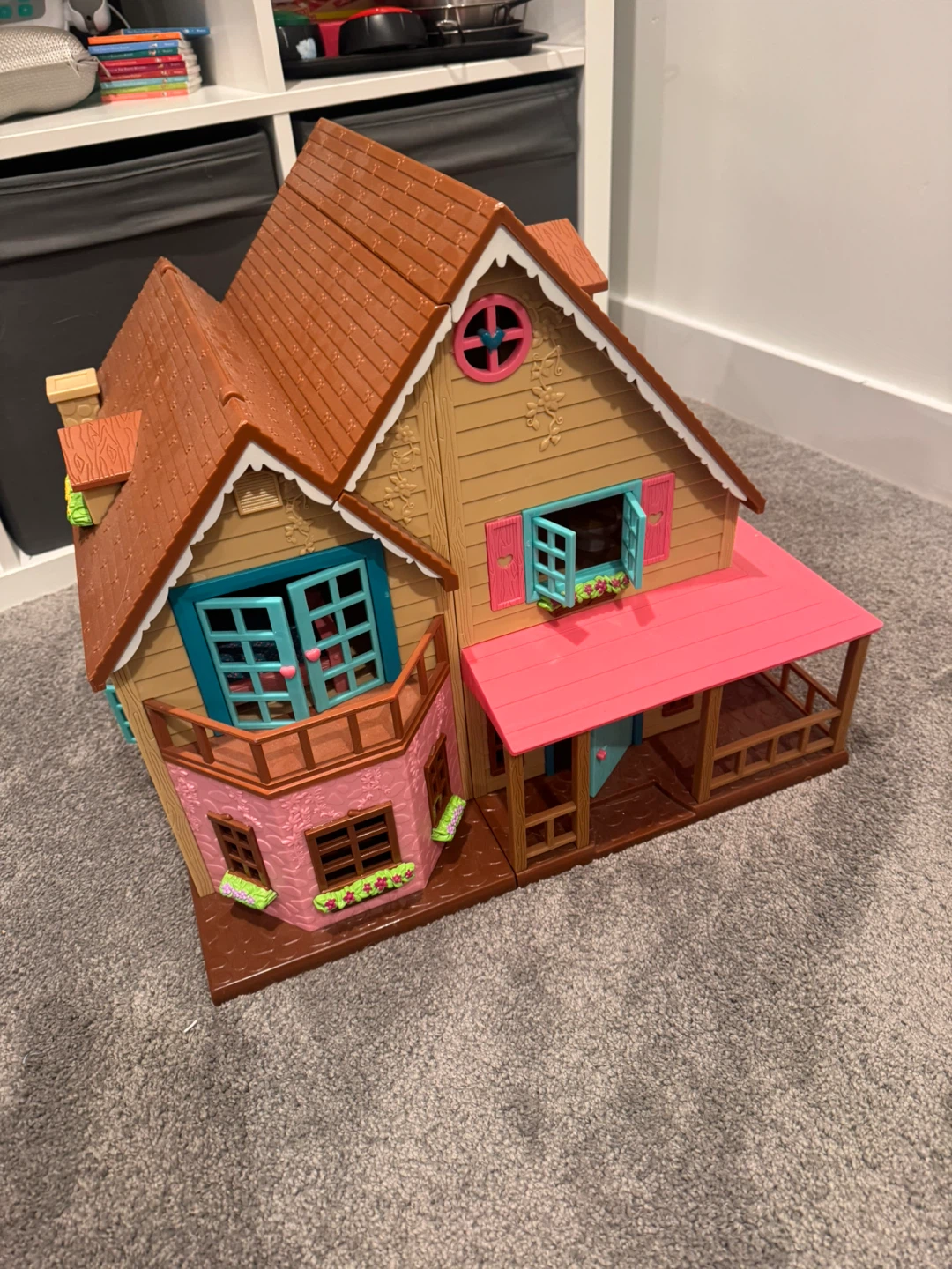 Calico Critters Red Roof Cozy Cottage Playset