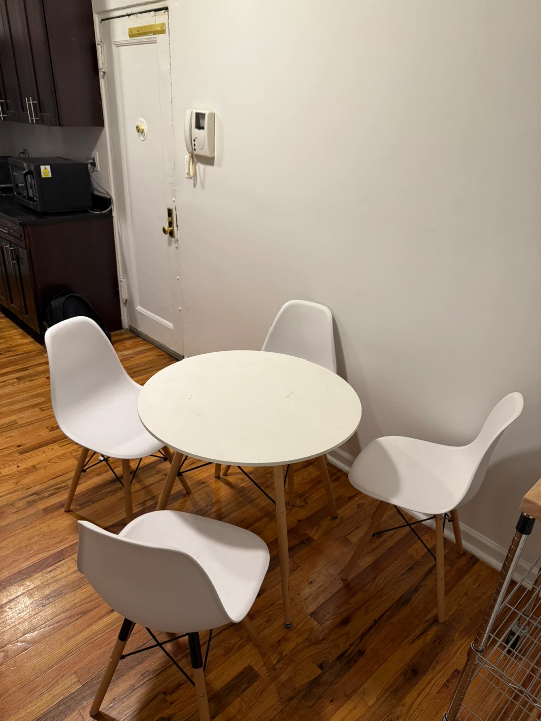 White Round Dining Table with 4 Chairs