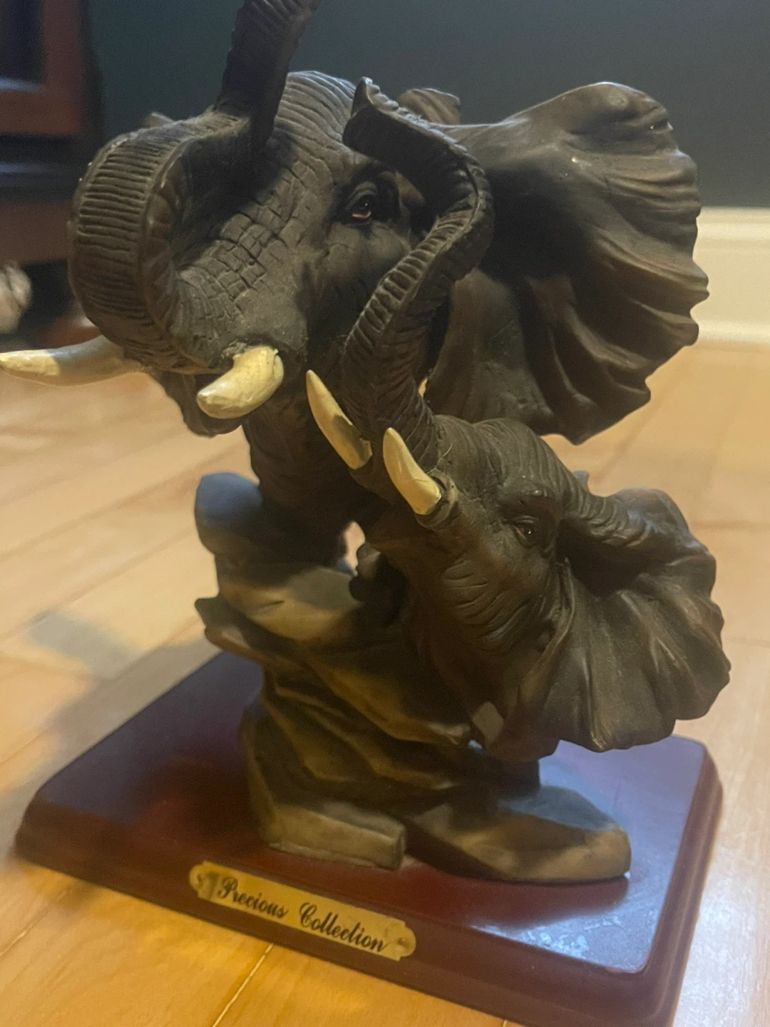 Precious Collection Elephant Figurine 7”Wx8”Hx5”D - photo 2