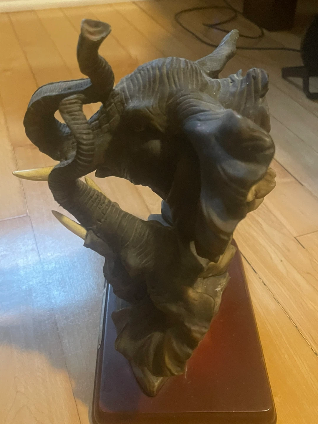 Precious Collection Elephant Figurine 7”Wx8”Hx5”D - photo 3