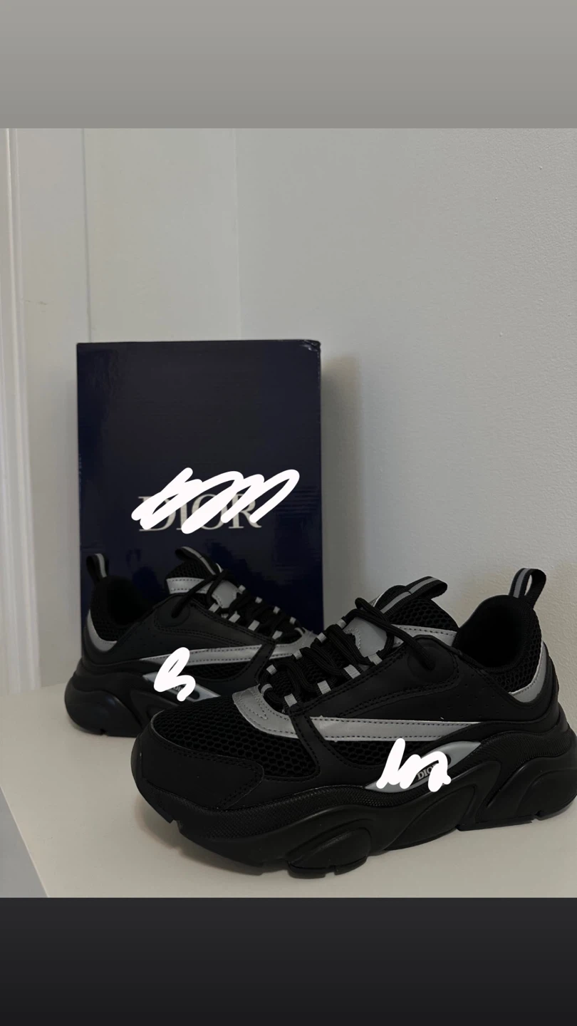 Black Dior B22