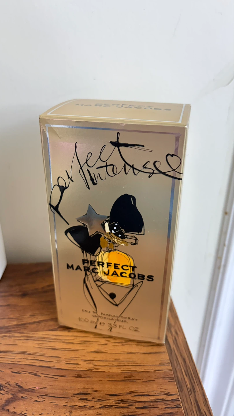 BRAND NEW: Marc Jacobs Perfect Intense Eau de Parfum Spray 100ml - photo 3