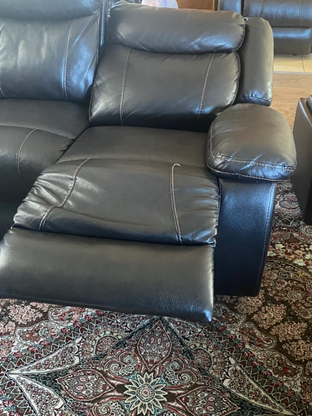 3 couches: 1 seat, 2 seat, and 3.