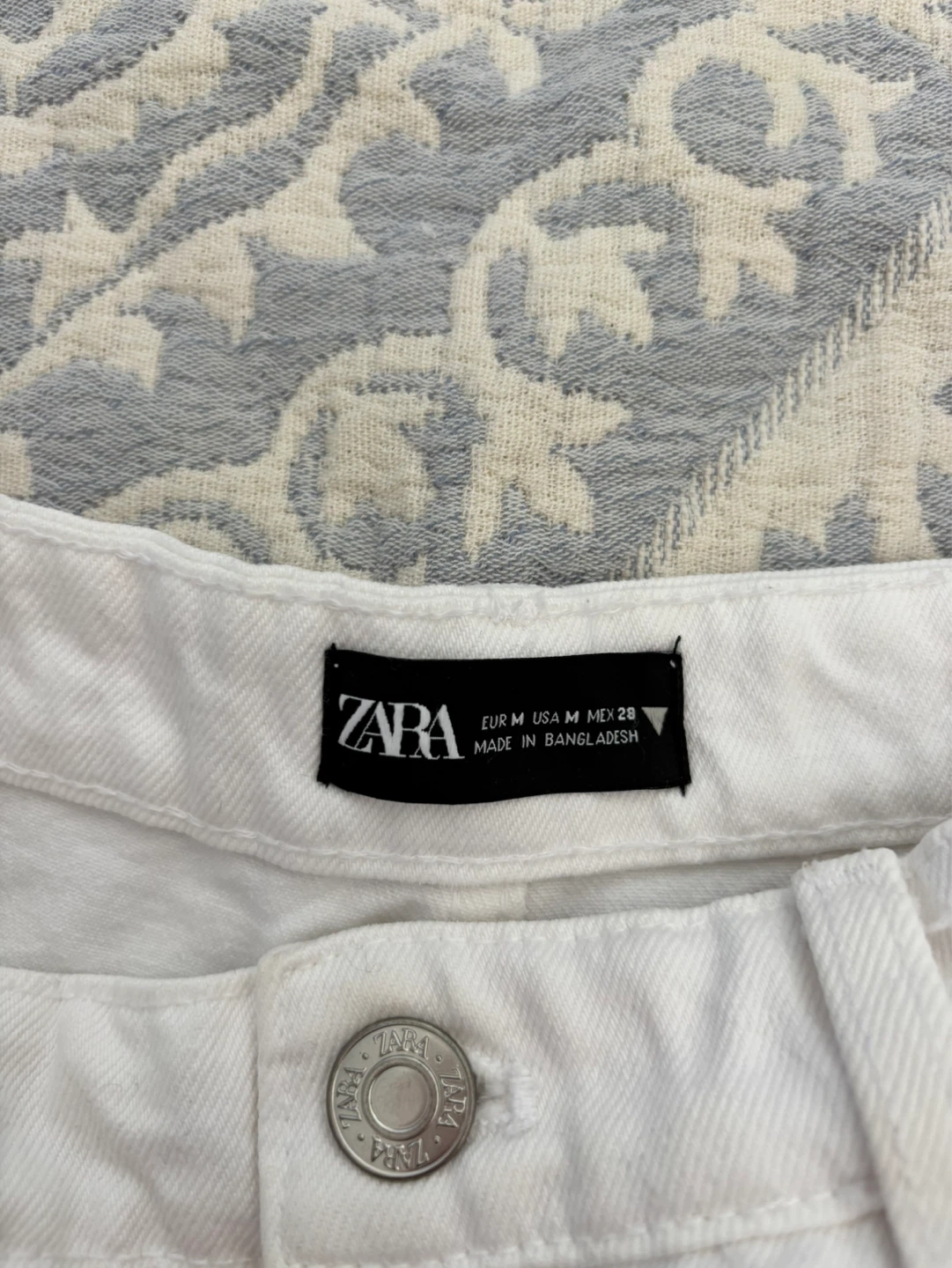 ZARA White Denim Shorts - Size M - photo 2