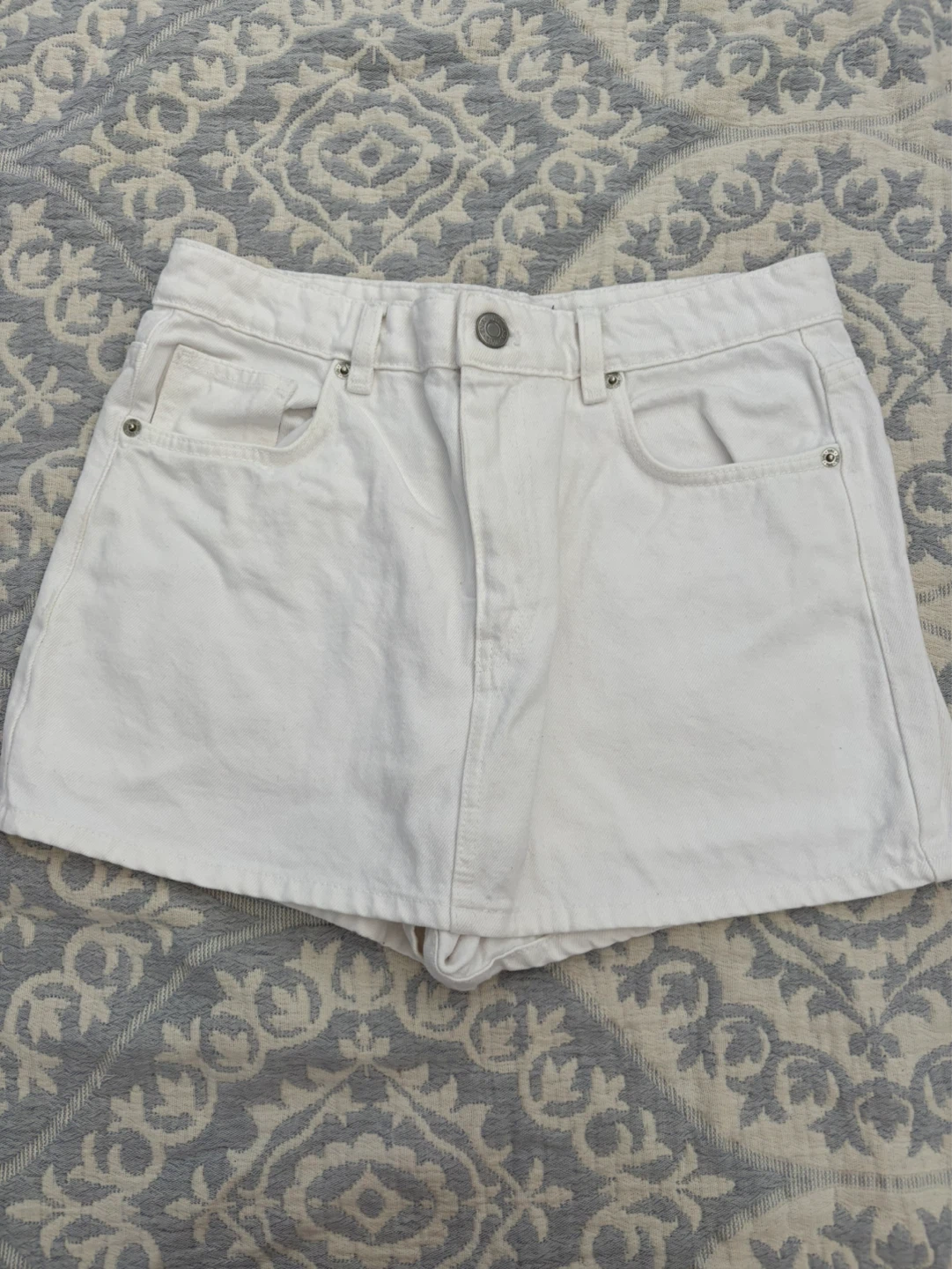 ZARA White Denim Shorts - Size M