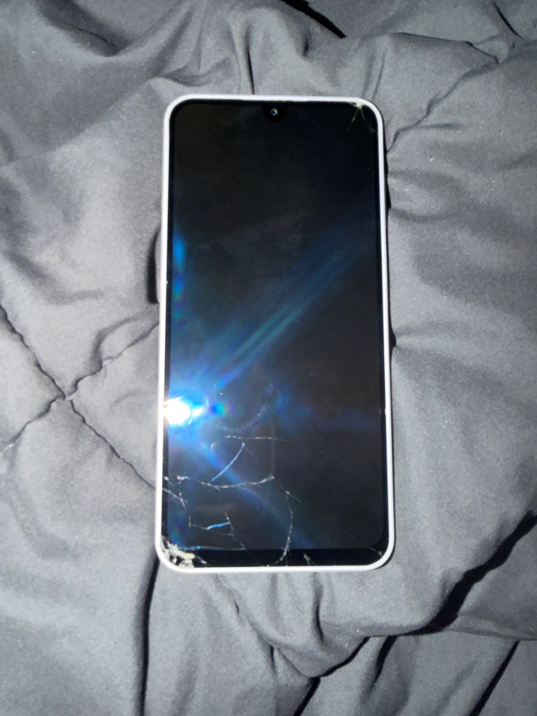 Samsung Smartphone - Cracked Screen - photo 2