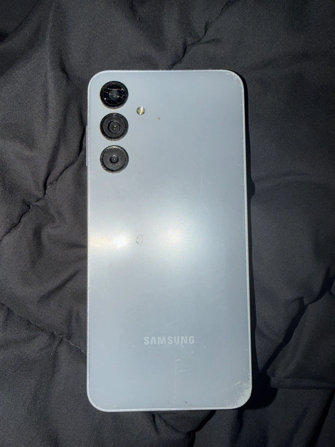 Samsung Smartphone - Cracked Screen