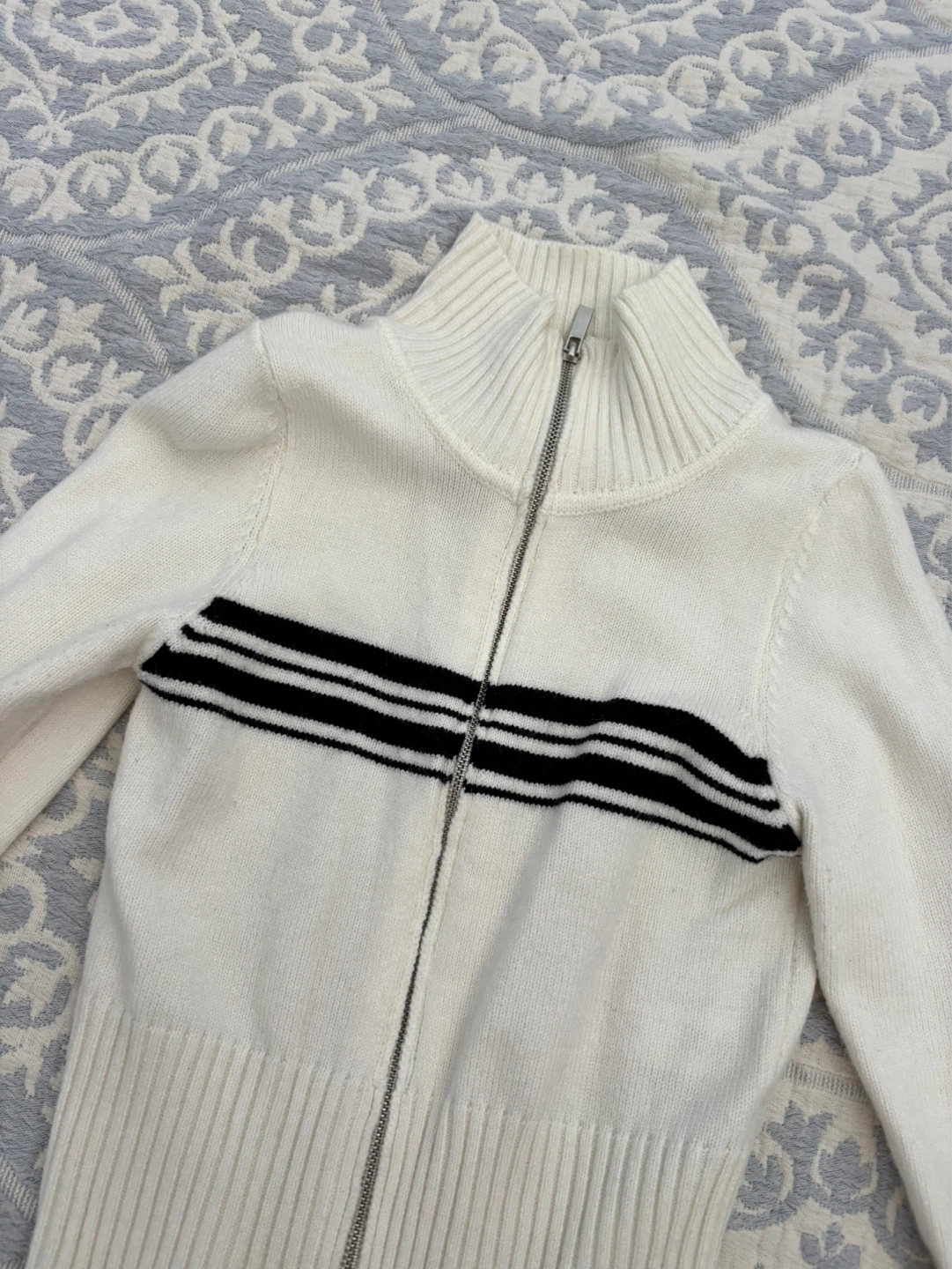 Forever 21 White Zip-Up Sweater with Black Stripes - Size L - photo 2
