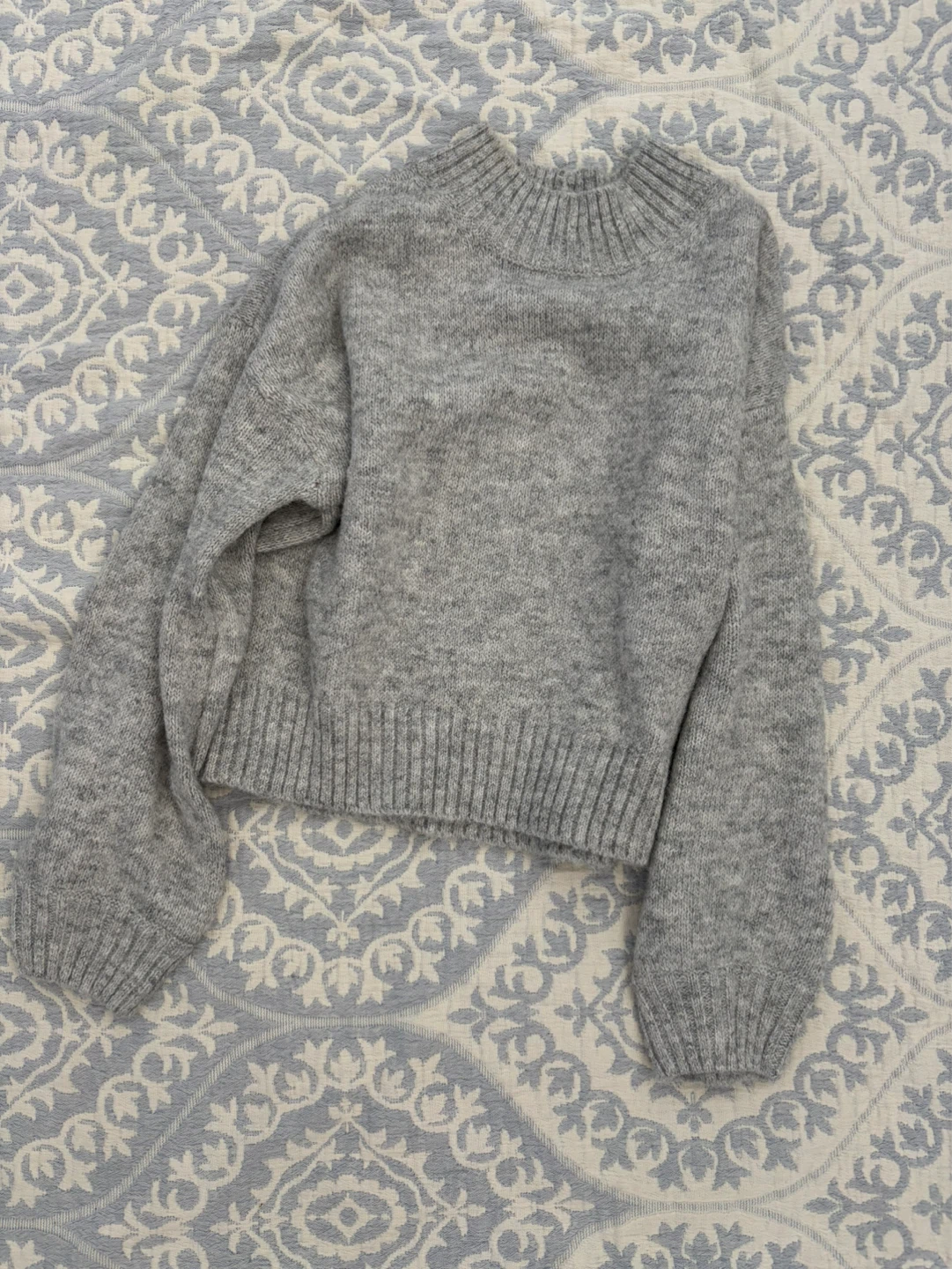 American Eagle Grey Sweater