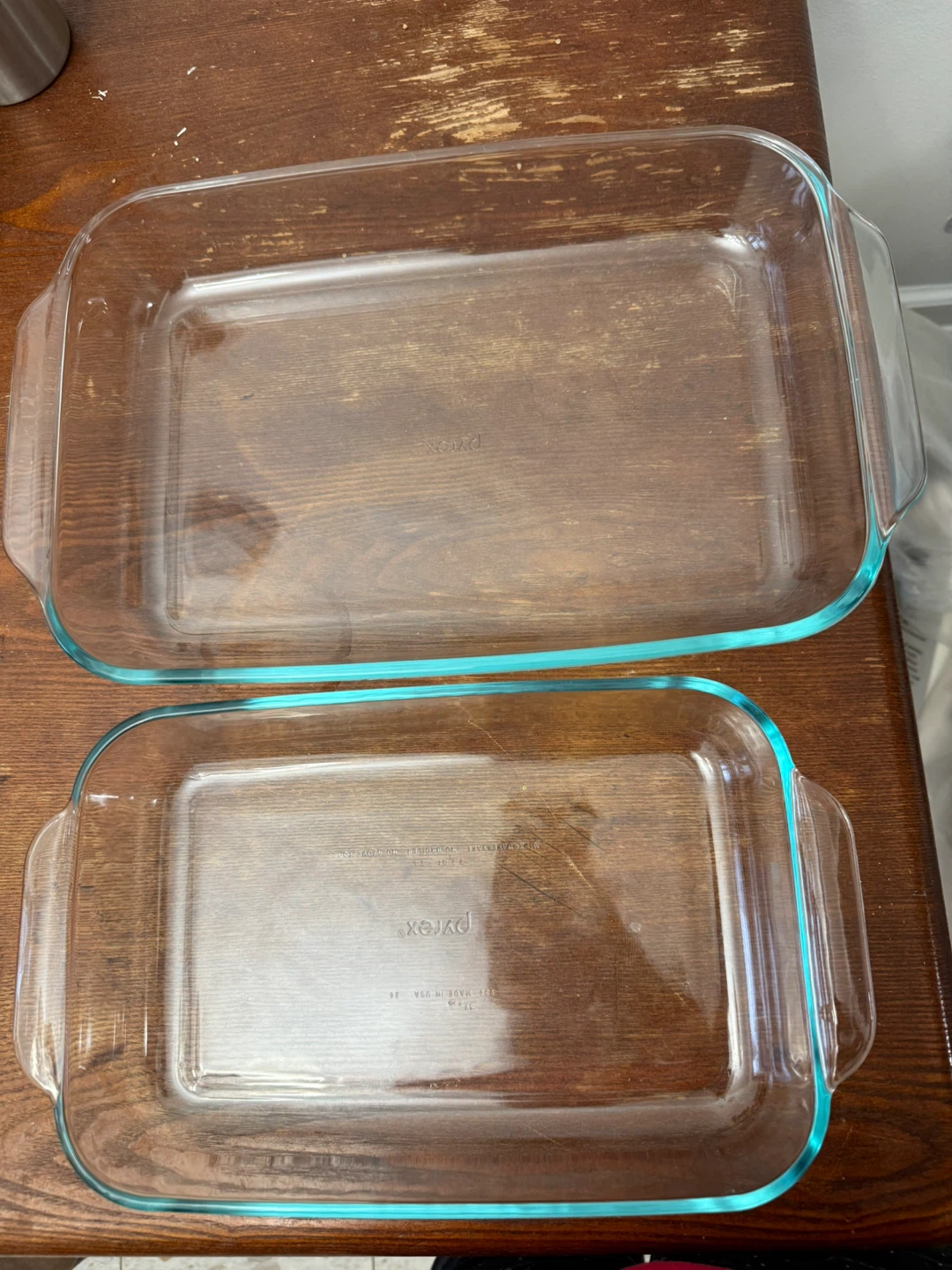 Pyrex Glass Baking Dishes with Red Lids (2-Piece Set)