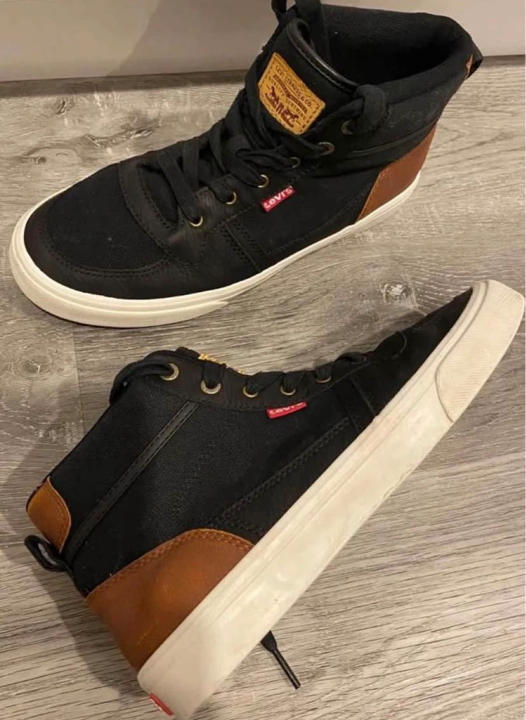 EUC: Levi's High-Top Sneakers - Youth Size 6 - photo 3