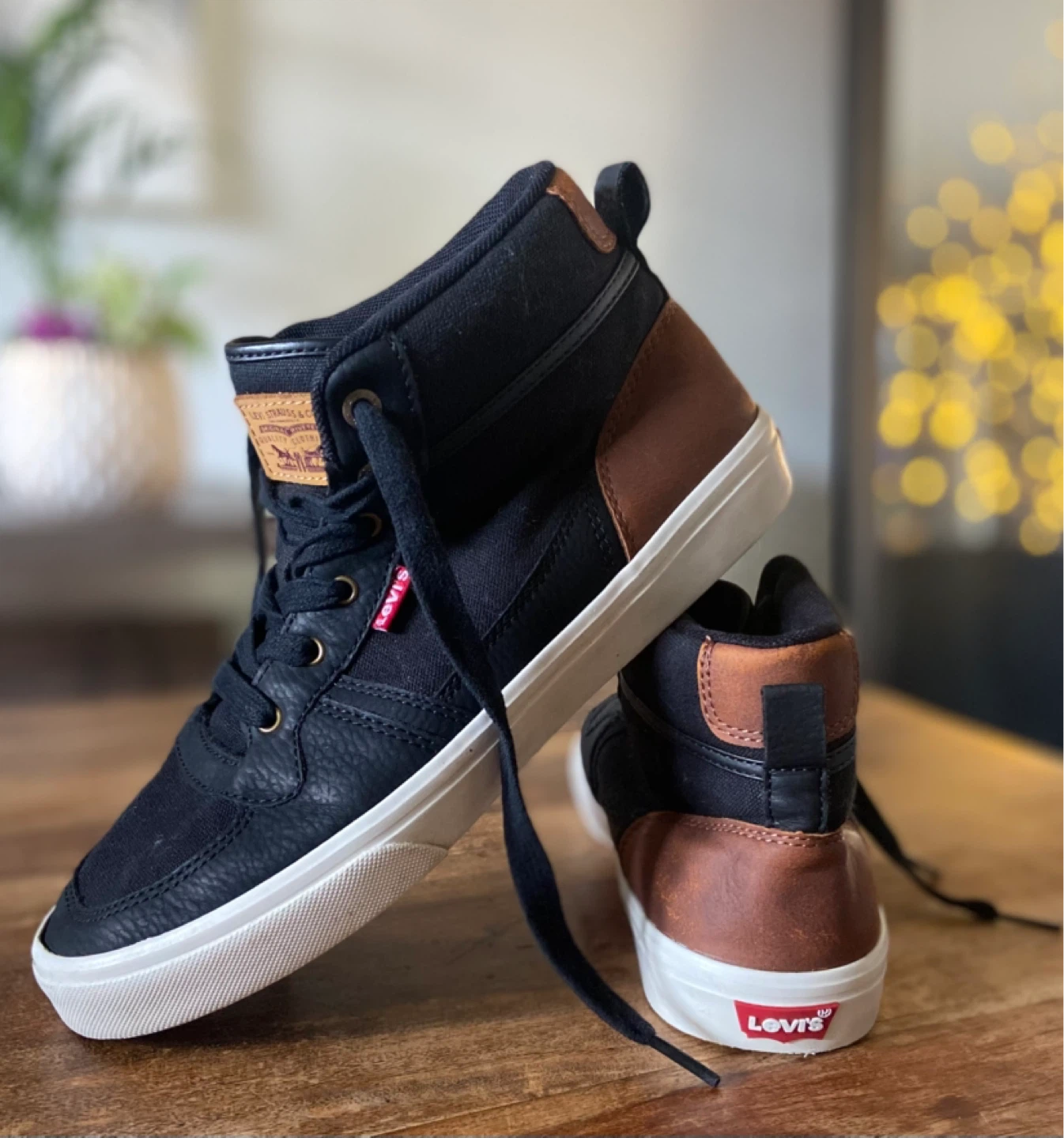 EUC: Levi's High-Top Sneakers - Youth Size 6