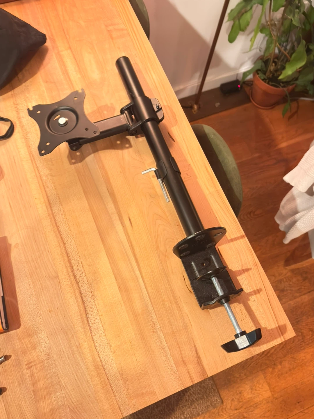 Single Monitor Desk Mount Stand Clamp - photo 2