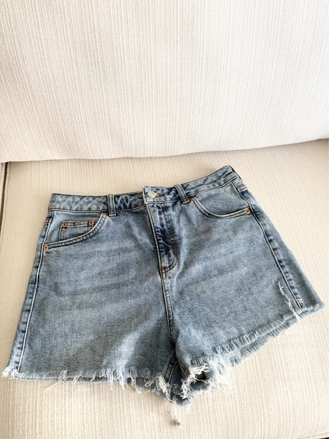Topshop✨ Size 8 “Mom” Shorts