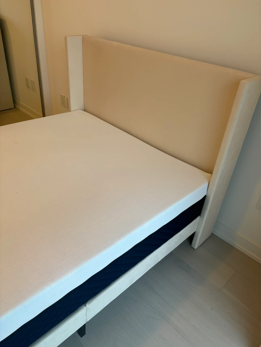 BN Velvet Wingback Bed Frame in Full Size - photo 4