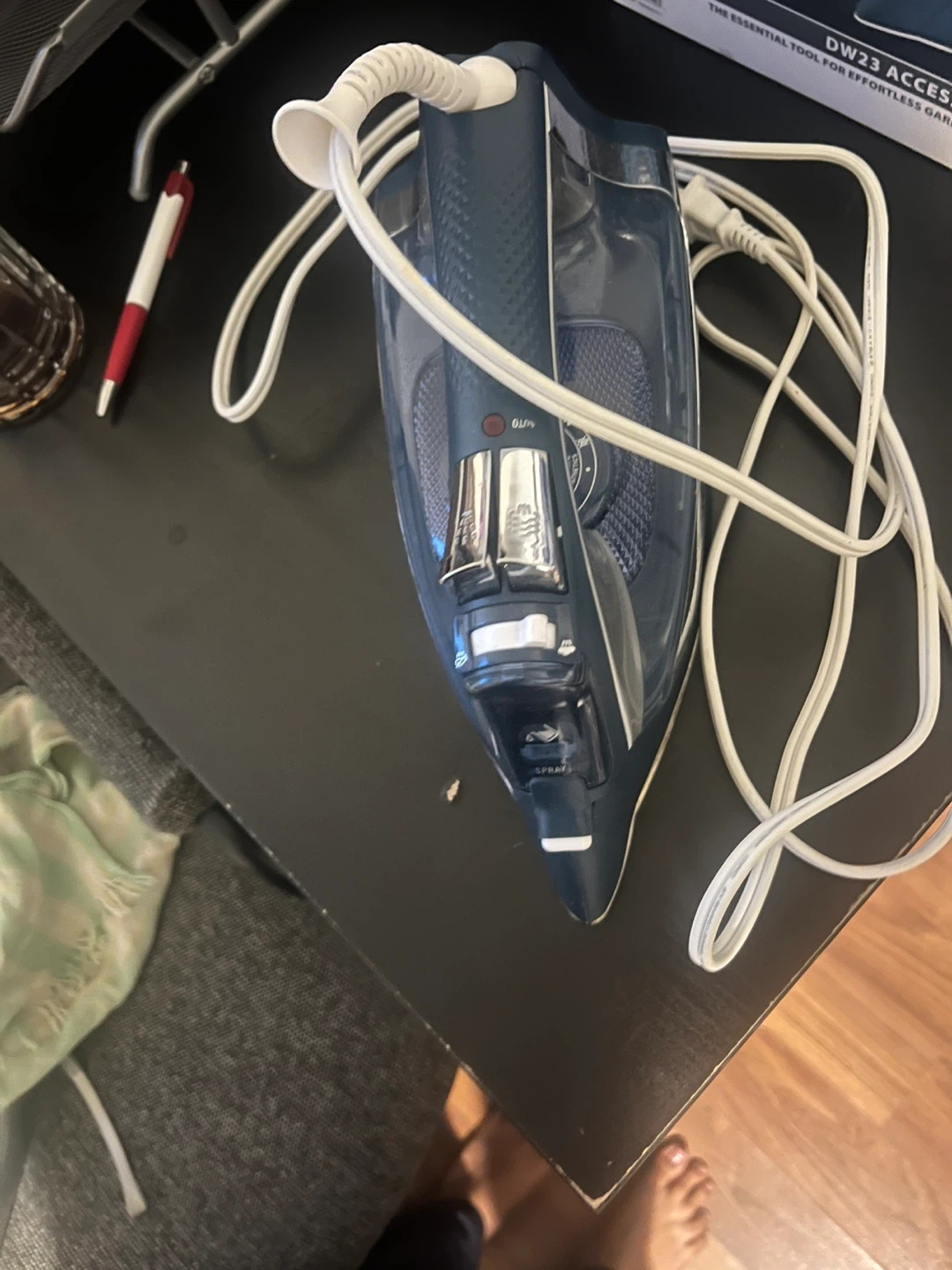 Rowenta DW23 Steamforce Iron - photo 2