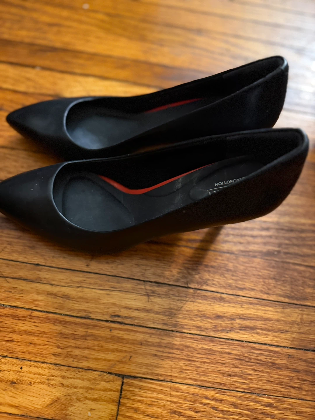 Comfortiva Black Pointed Toe Heels