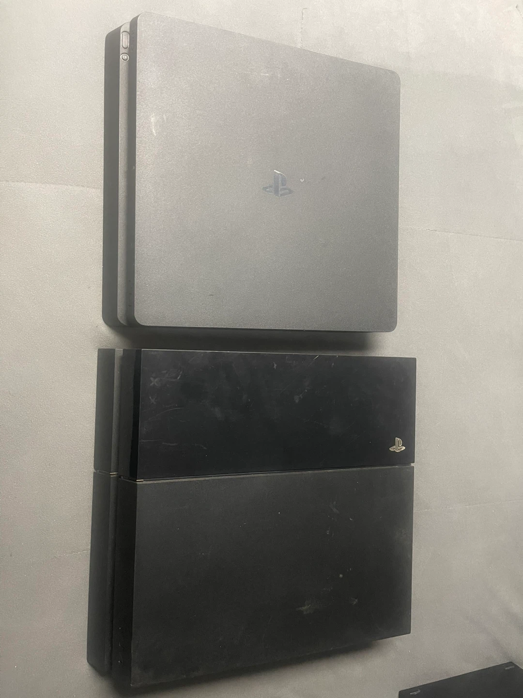 Sony PlayStation 2, 3, and 4 Consoles with Accessories - photo 2