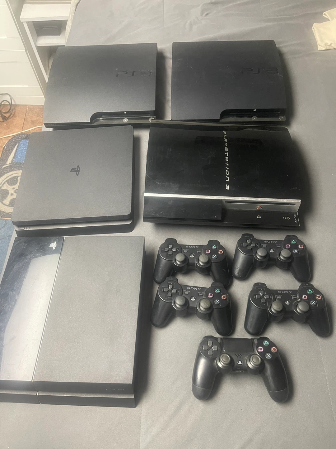 Sony PlayStation 2, 3, and 4 Consoles with Accessories - photo 5