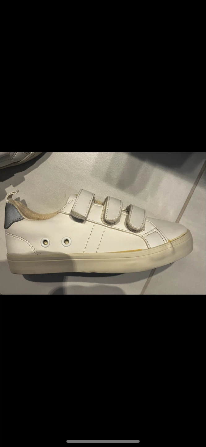White Toddler shoes size 9. - photo 5