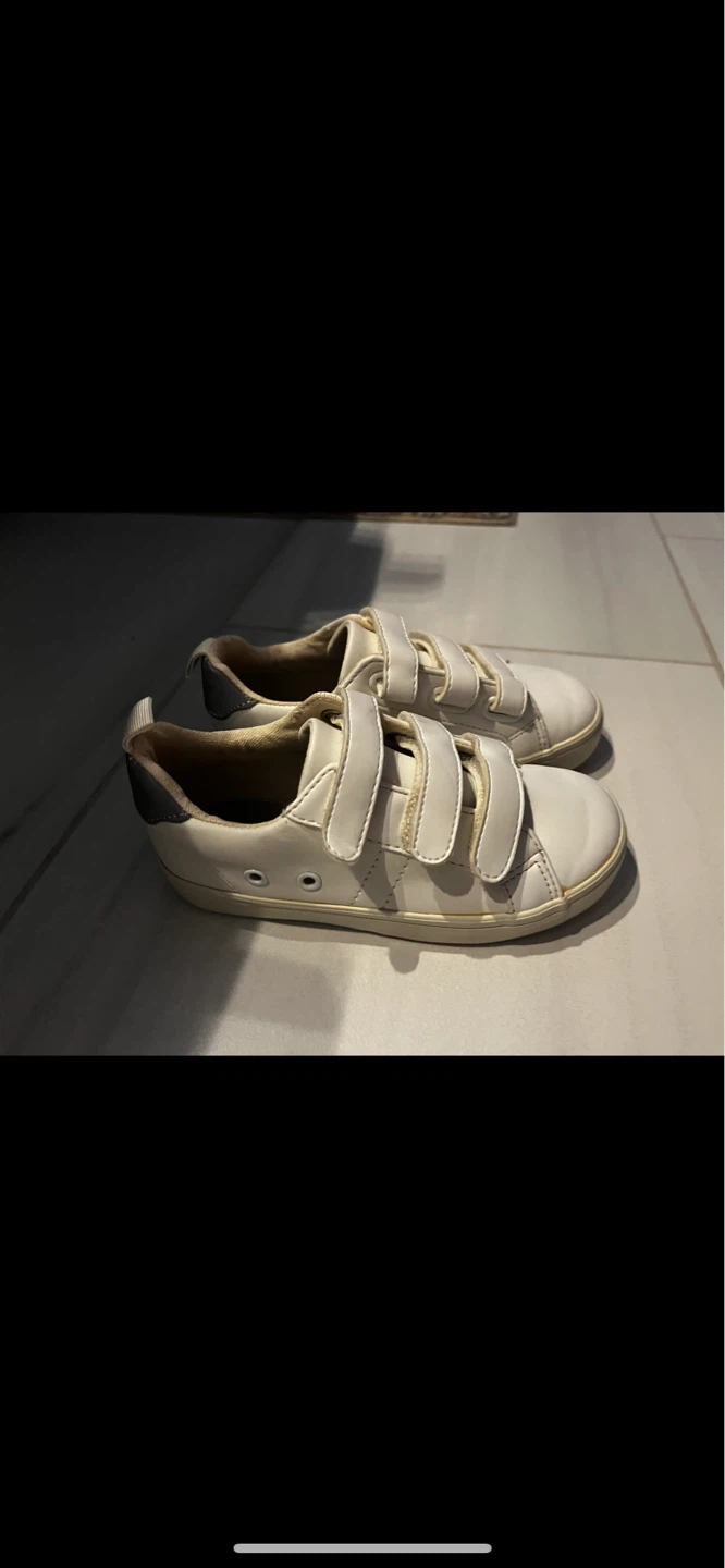 White Toddler shoes size 9. - photo 2