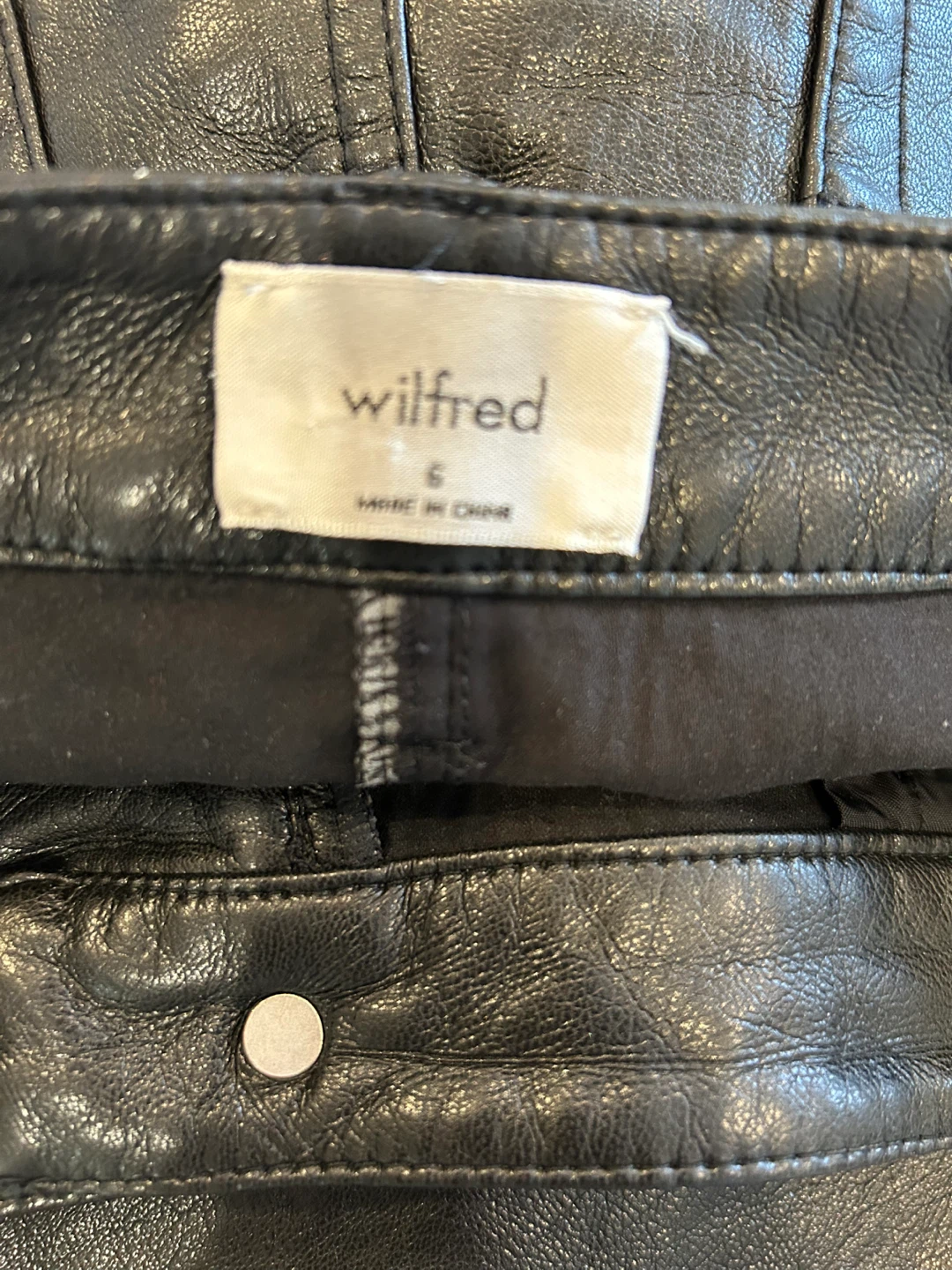 Wilfred (Aritzia) Black Faux Leather Pants Size 6 - photo 2