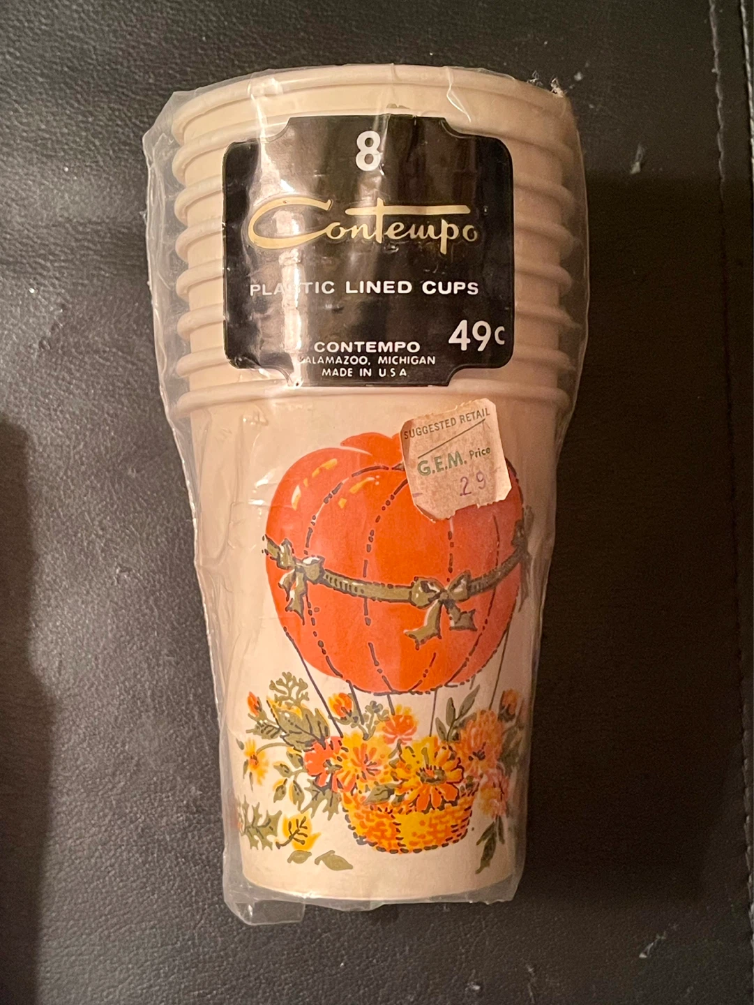 🌱New Vintage Contempo Plastic Lined Cups - 8 Count
