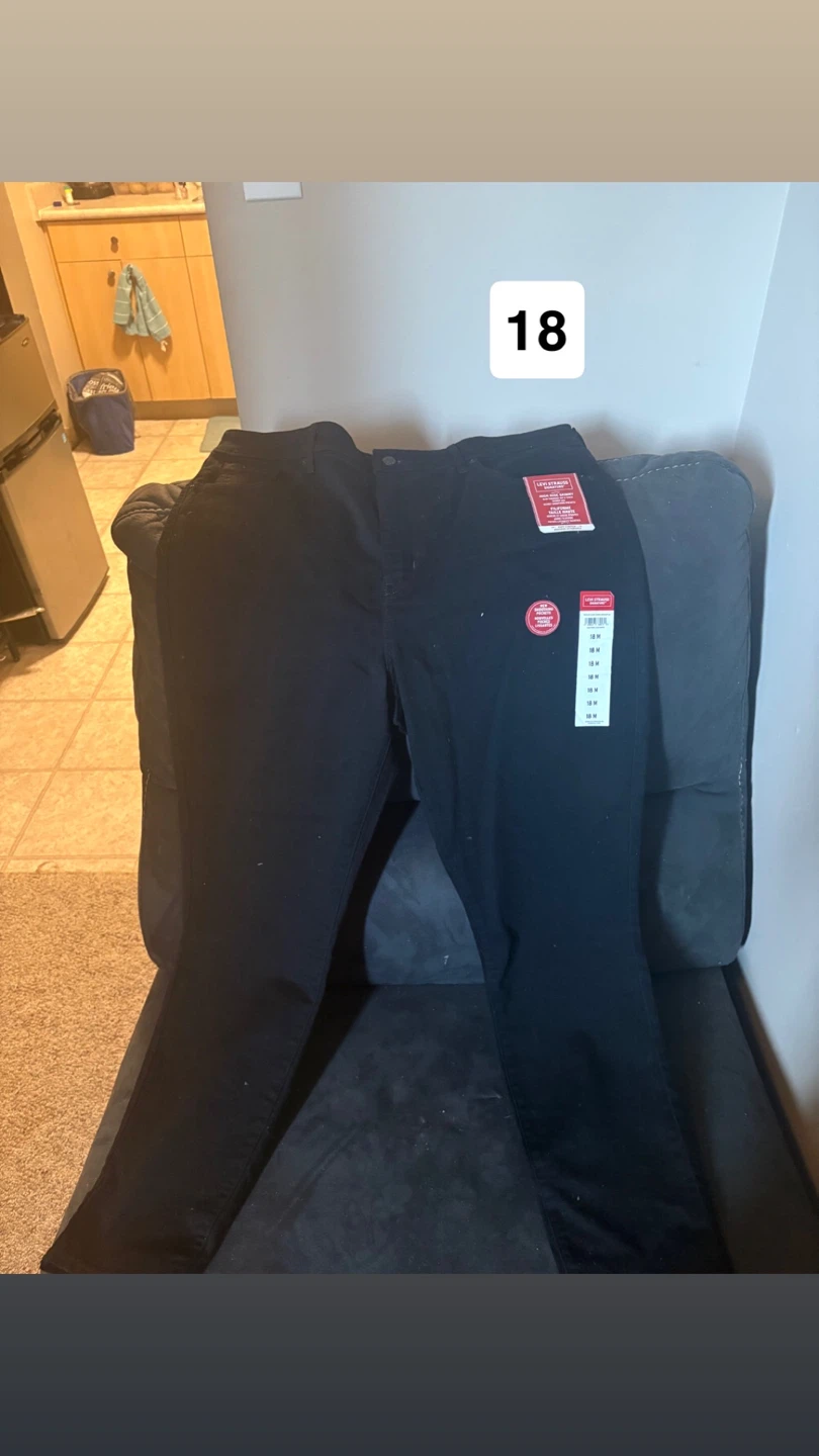 woman’s pants - photo 2