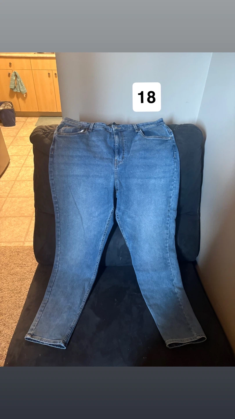 woman’s pants - photo 4