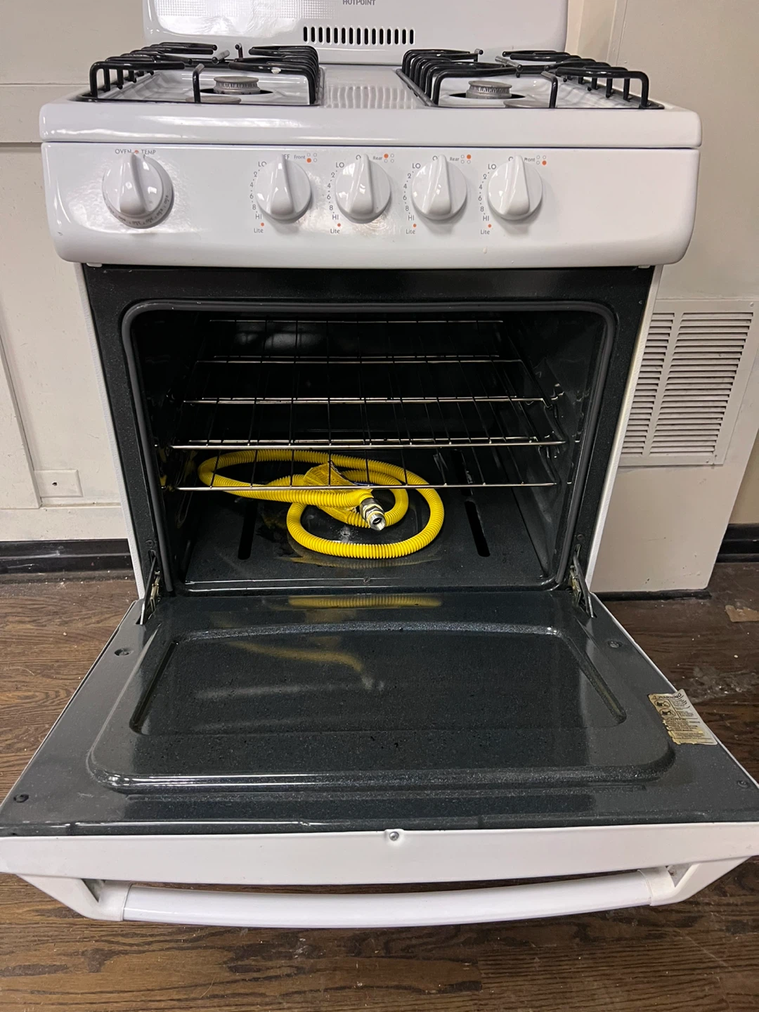 Hotpoint White 4-Burner Gas Range with Oven - photo 4