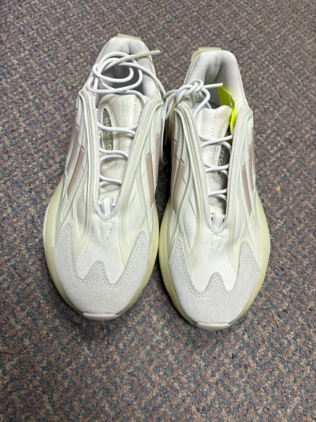 Adidas Yeezy Boost 700 MNVN Sneakers size 6