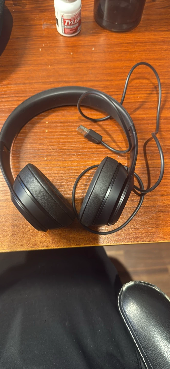 Beats Solo3 Wireless On-Ear Headphones - Black - photo 4