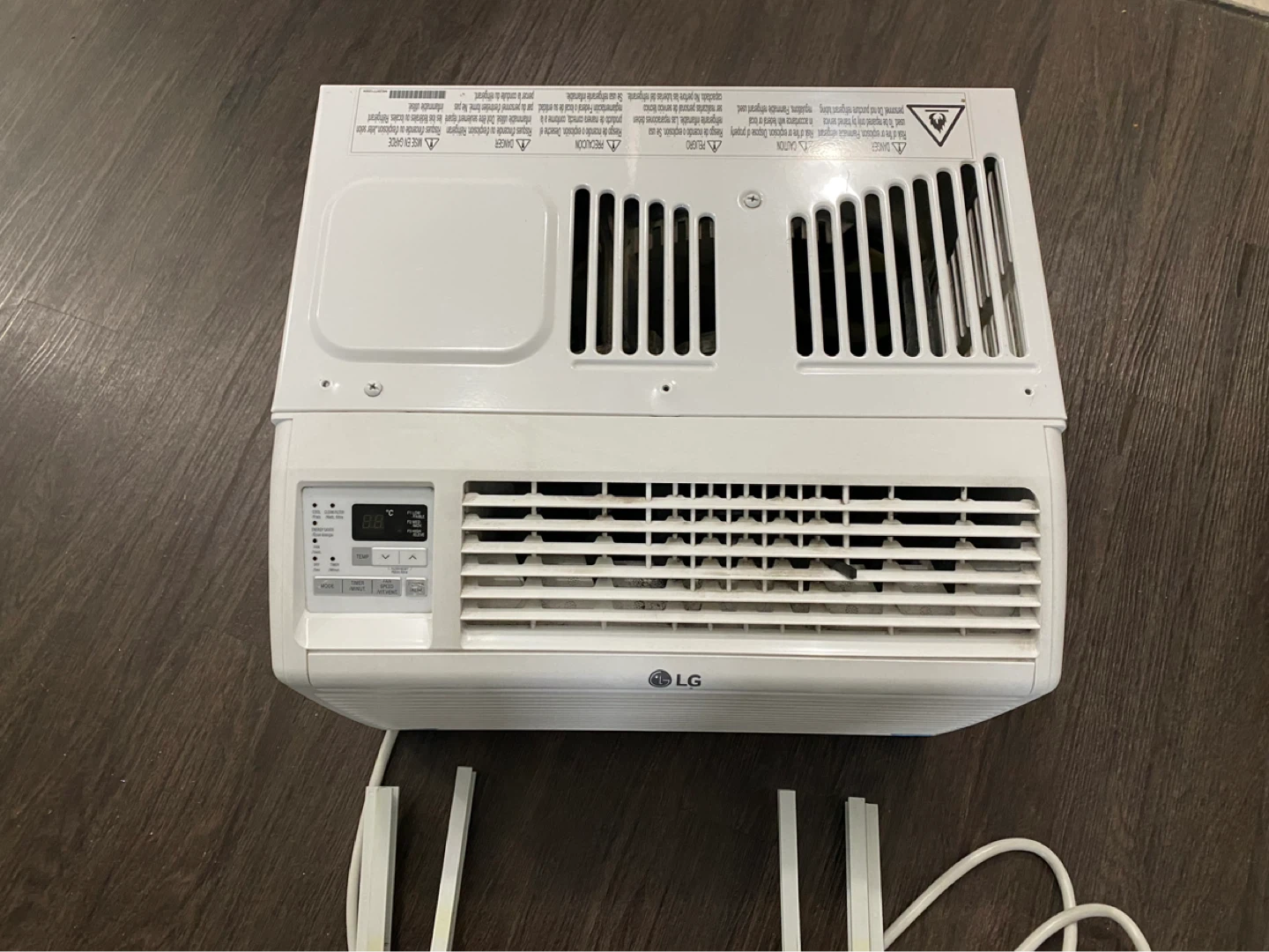 LG Window Air Conditioner - photo 4