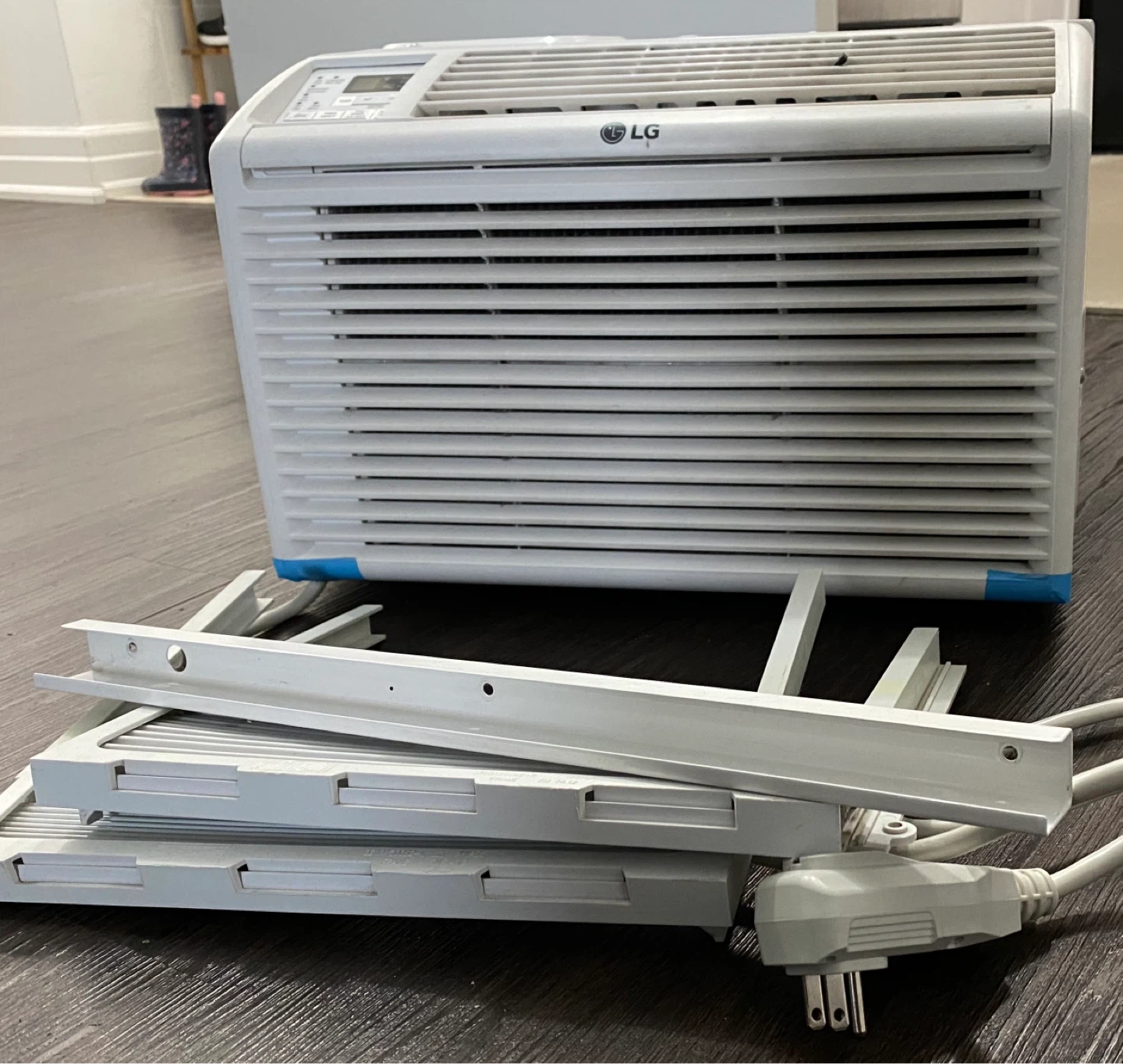 LG Window Air Conditioner - photo 5