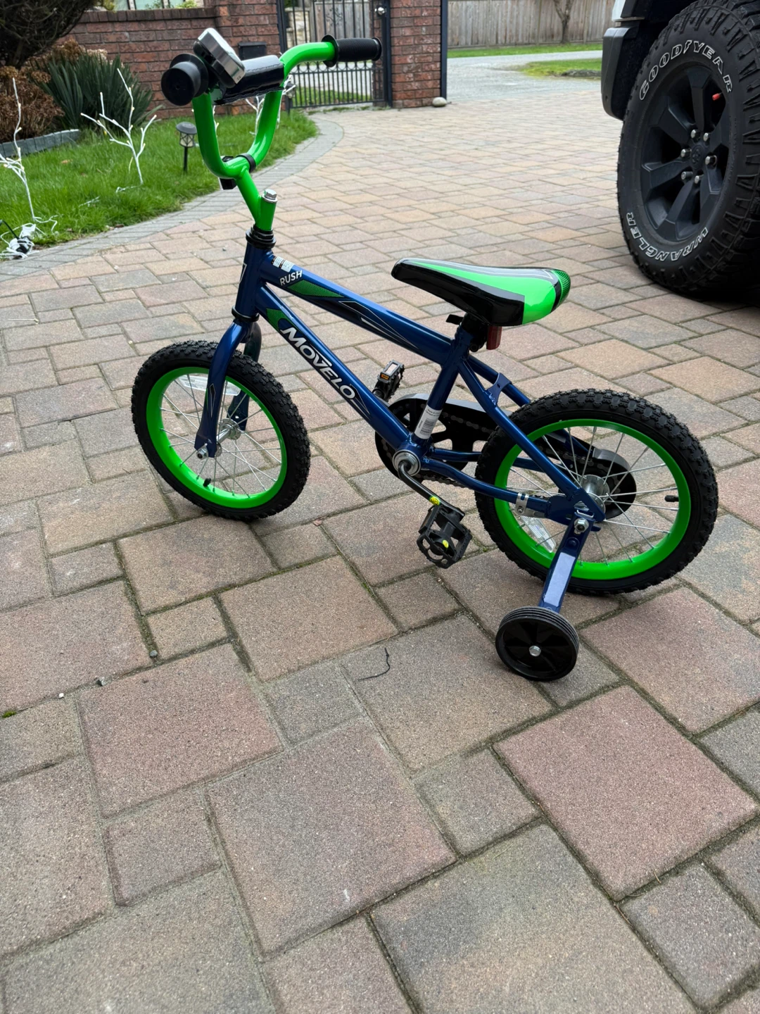 Movelo Kids Bicycle with Training Wheels