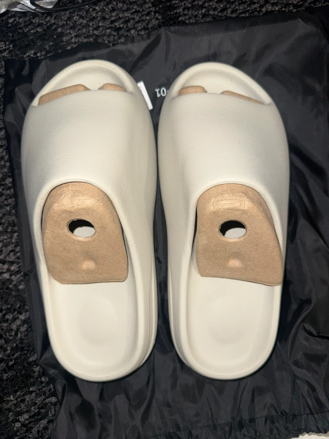 YZY YS-01 'Cream' Slides - photo 3