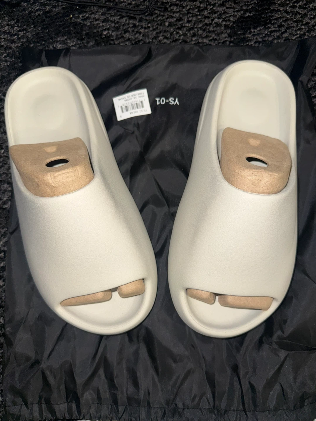 YZY YS-01 'Cream' Slides