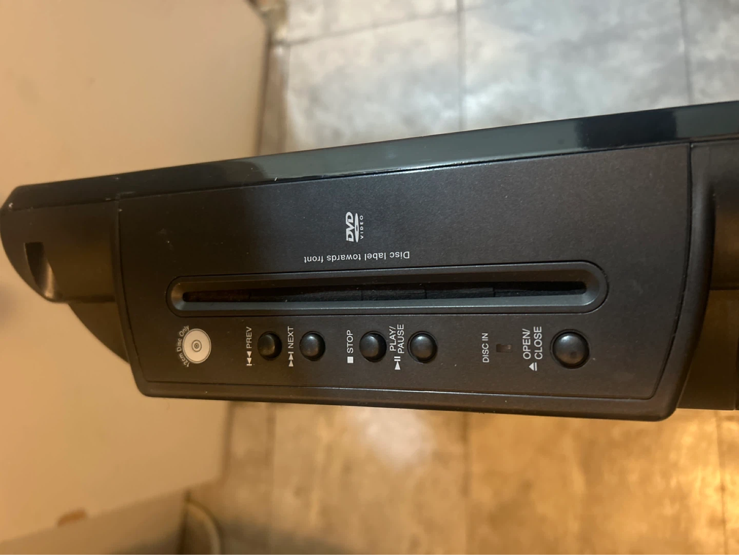 Insignia 19 inch TV/DVD Combo - photo 2