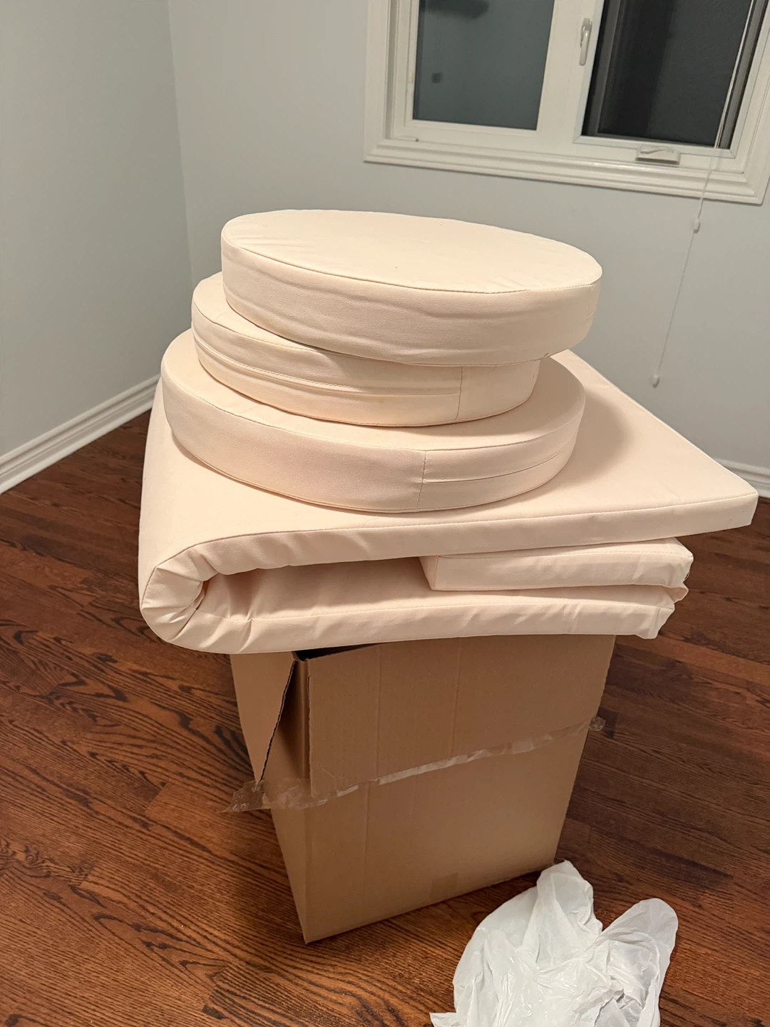 Set of 3 Round Cushions