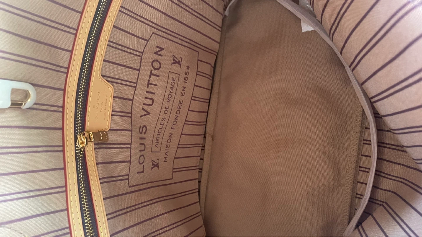 Louis Vuitton Neverfull MM Monogram Tote Bag with Pouch - photo 2