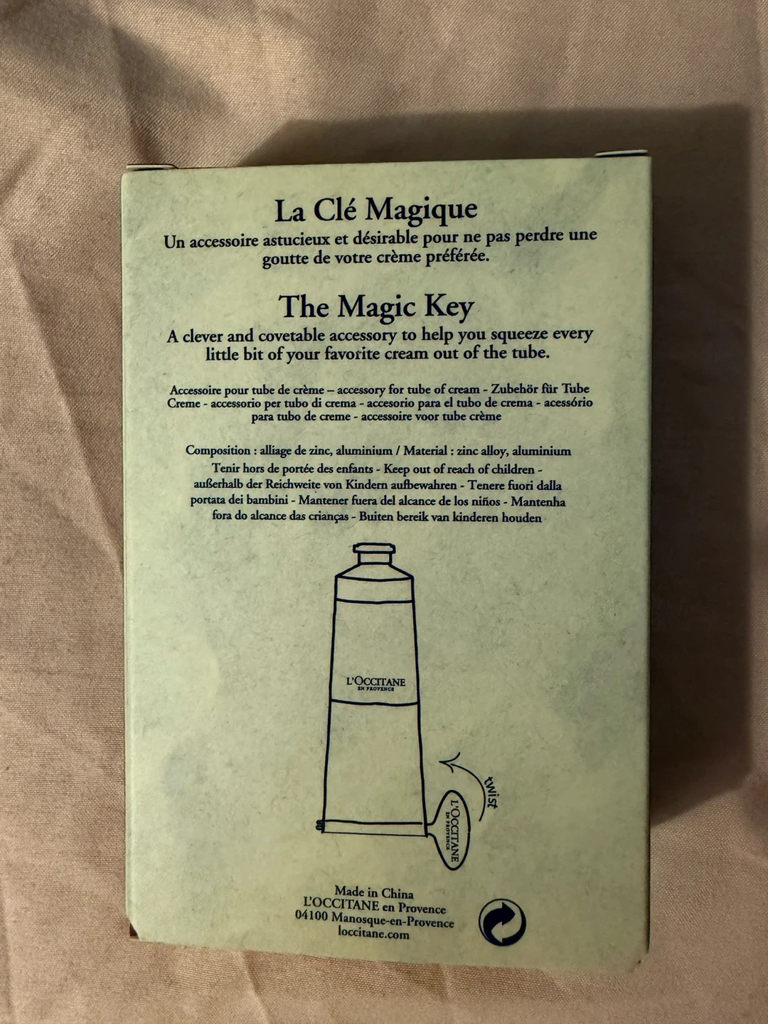 L'Occitane Shea Butter Hand Cream with Magic Key Tube Squeezer - photo 2