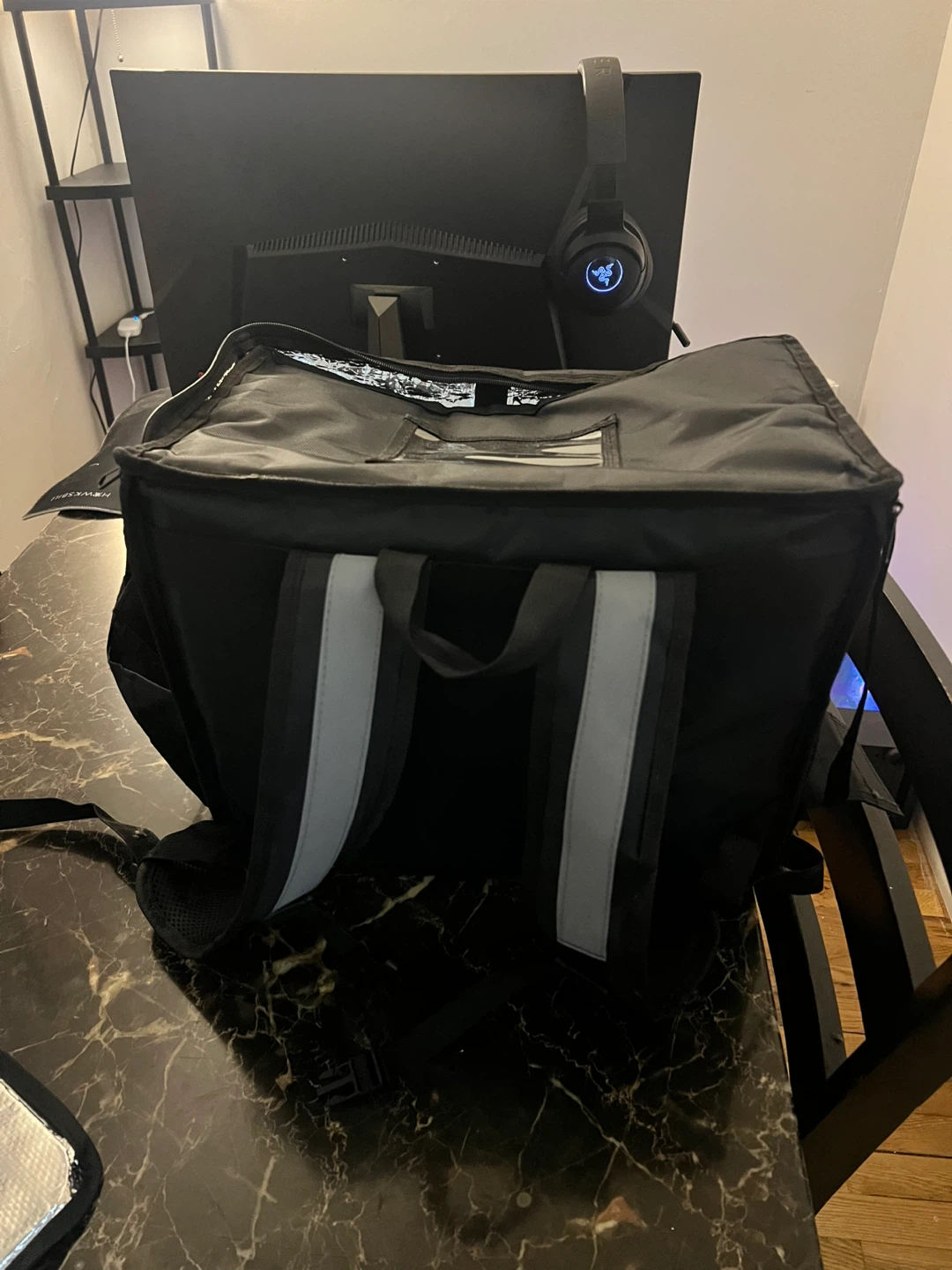 Black Insulated Food Delivery Backpack - photo 2