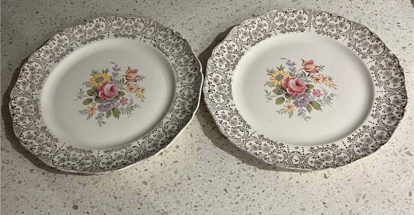 Vintage Plates - Set of 4 - photo 4